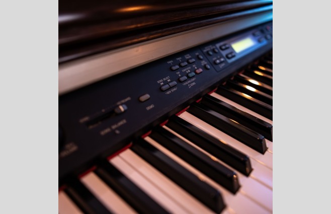 Used Yamaha CLP150 Satin Mahogany Digital Piano Complete Package (SN:609048) - Image 9